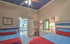 Charming Gulfport Getaway Only 3 Blocks To Beach!
